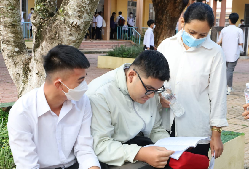 Đảm bảo an toàn cho thí sinh, người nhà trong Kỳ thi tốt nghiệp trung học phổ thông 2023 ở Đắk Lắk  - Ảnh 6.