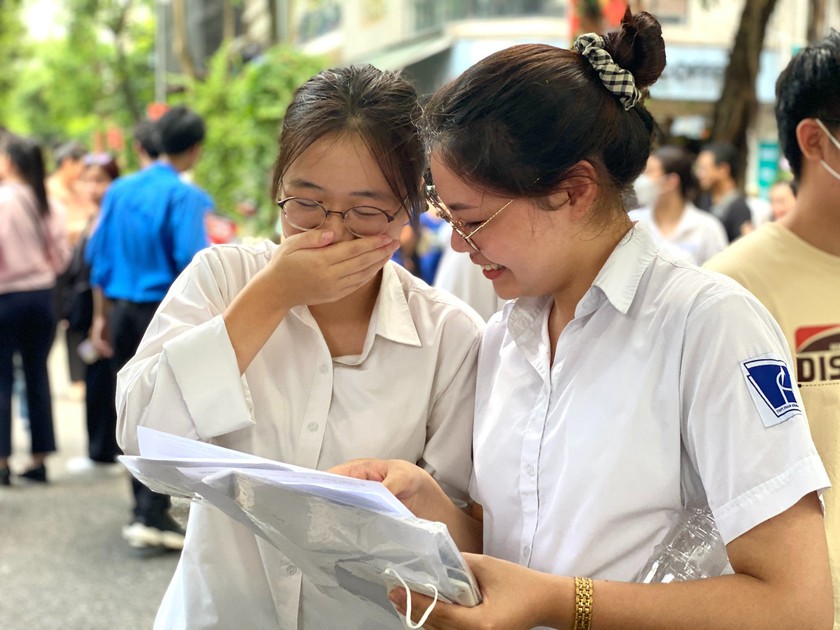 Đề thi tổ hợp Khoa học xã hội: Thí sinh thở phào vì đề không khó, dễ dàng đạt điểm 7, 8  - Ảnh 1.