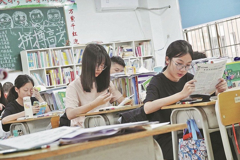 12,91 triệu thí sinh tham dự Kỳ thi tuyển sinh đại học năm 2023 ở Trung Quốc - Ảnh 1.