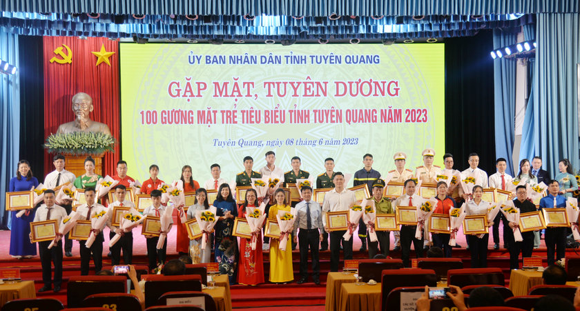Tuyên Quang: Tuyên dương 100 gương mặt trẻ tiêu biểu năm 2023 - Ảnh 3.