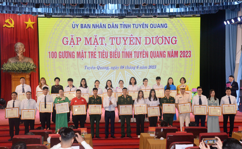 Tuyên Quang: Tuyên dương 100 gương mặt trẻ tiêu biểu năm 2023 - Ảnh 2.