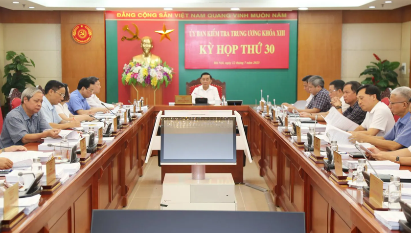 Ủy ban Kiểm tra Trung ương kỷ luật nhiều cán bộ tỉnh Thanh Hóa - Ảnh 1.