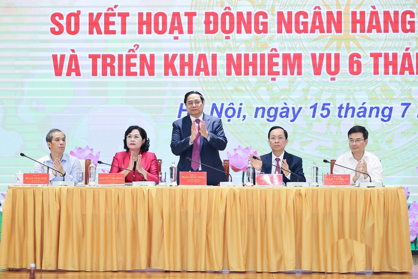 Thủ tướng Chính phủ Phạm Minh Chính dự Hội nghị sơ kết hoạt động ngân hàng 6 tháng đầu năm - Ảnh 2.
