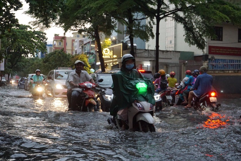 Chiều tối và đêm 29/8, Trung Bộ, Tây Nguyên và Nam Bộ có mưa vừa, mưa to - Ảnh 1.