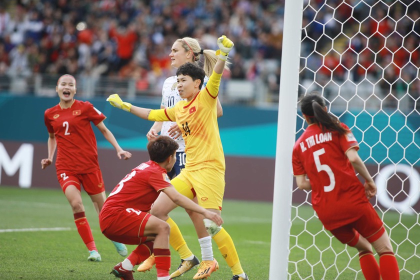 Cổ động viên Mỹ chưa hài lòng khi Đội tuyển nữ Mỹ chỉ thắng 3-0 trước Việt Nam  - Ảnh 3.