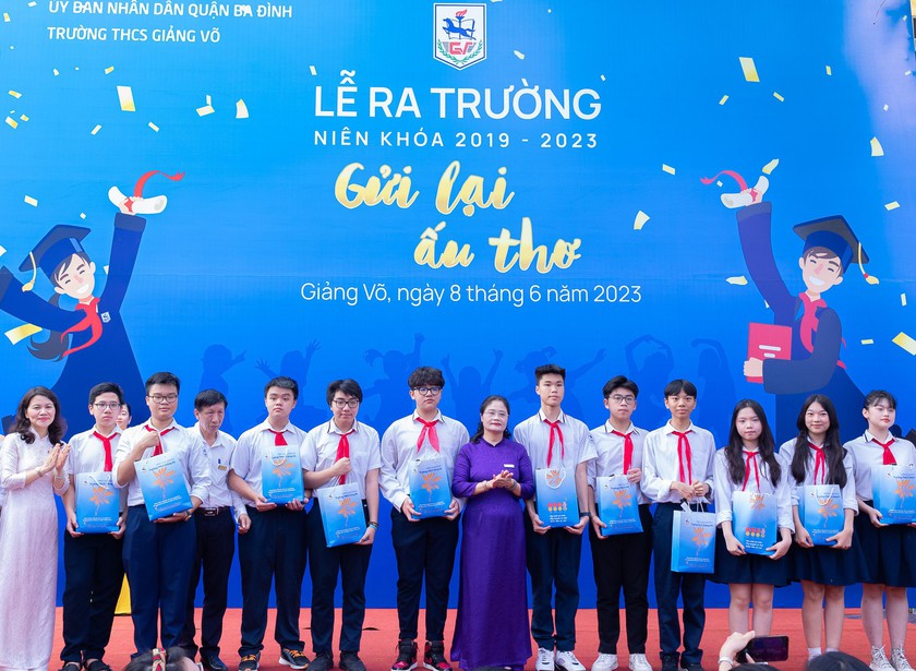 3 trường trung học cơ sở đạt thành tích ấn tượng trong kỳ tuyển sinh lớp 10 tại Hà Nội - Ảnh 2.