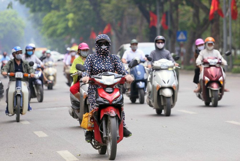 Nắng nóng ở Bắc Bộ, Trung Bộ có thể kéo dài trong nhiều ngày tới - Ảnh 1.