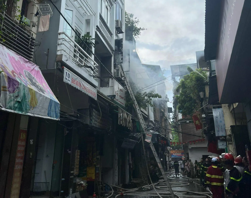 Hà Nội: ĐIều tra vụ cháy tại ngõ Thổ Quan khiến 3 người tử vong - Ảnh 1.