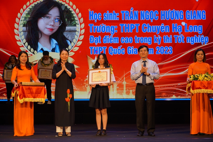 Quảng Ninh: Giáo dục TP Hạ Long đạt thành tích cao nhưng còn nhiều thách thức - Ảnh 4.