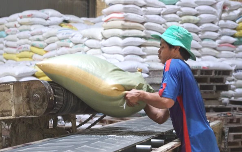 Bộ Công Thương chỉ đạo nóng về xuất khẩu gạo và bình ổn thị trường - Ảnh 1.