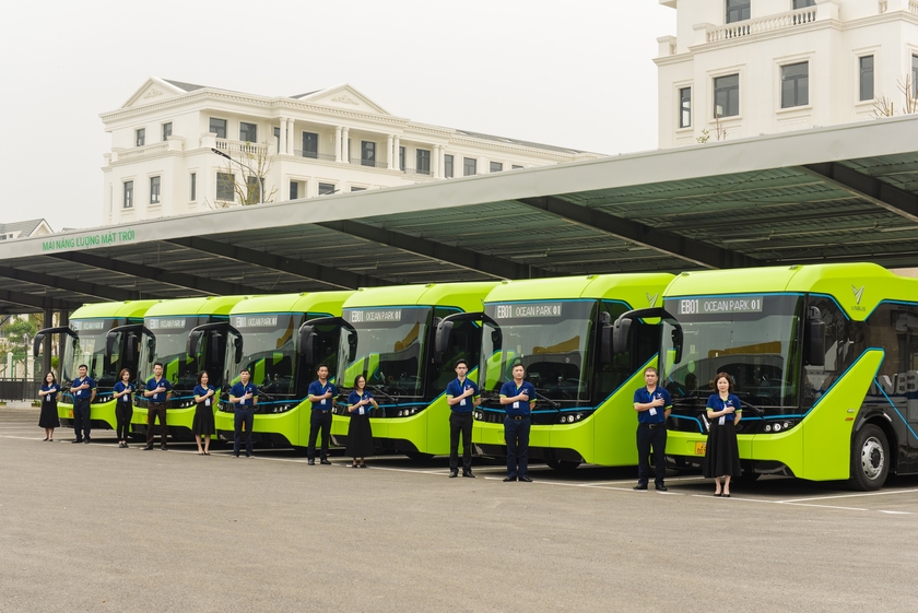 Di chuyển thuận lợi Hà Nội - Nội Bài với tuyến xe buýt điện E10 - Ảnh 1.
