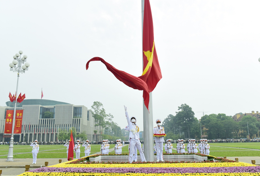 Lăng Chủ tịch Hồ Chí Minh - nơi các thế hệ người dân Việt Nam được tỏ lòng biết ơn Bác Hồ - Ảnh 6.