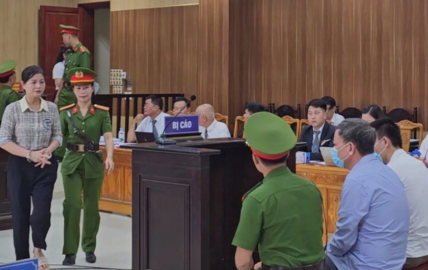 Nguyên Giám đốc Sở Giáo dục và Đào tạo tỉnh Thanh Hóa - Phạm Thị Hằng lĩnh án 4 năm tù - Ảnh 1.