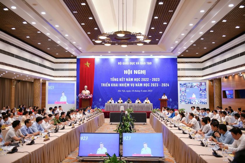 Thủ tướng Chính phủ Phạm Minh Chính dự hội nghị triển khai năm học mới 2023-2024 - Ảnh 2.
