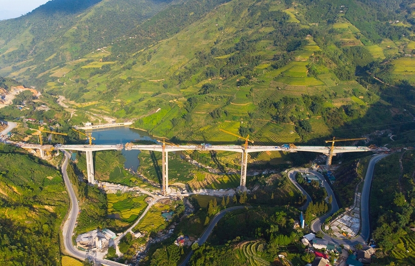 Cầu cạn có trụ cao nhất Việt Nam - cầu Móng Sến sẽ được đưa vào chạy thử từ ngày 22/8 - Ảnh 1.