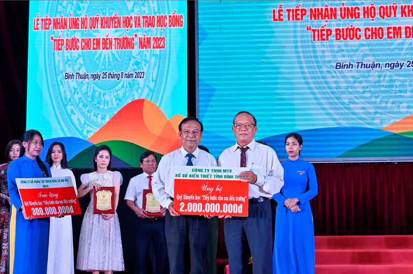 Bình Thuận: Tiếp nhận ủng hộ và trao học bổng &quot;Tiếp sức cho em đến trường&quot; năm 2023 - Ảnh 1.