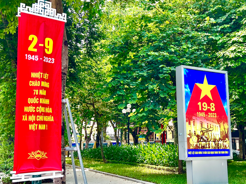 Thủ đô Hà Nội trang hoàng cờ hoa đỏ thắm chào mừng ngày Quốc khánh 2/9 - Ảnh 1.