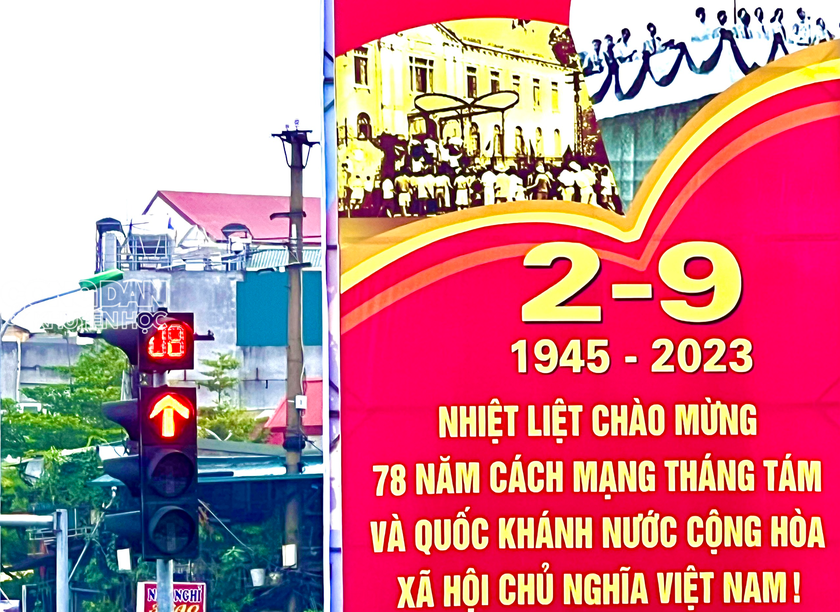 Thủ đô Hà Nội trang hoàng cờ hoa đỏ thắm chào mừng ngày Quốc khánh 2/9 - Ảnh 11.