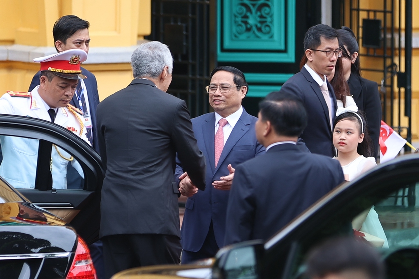 Thủ tướng Chính phủ Phạm Minh Chính chủ trì lễ đón Thủ tướng Singapore Lý Hiển Long - Ảnh 1.