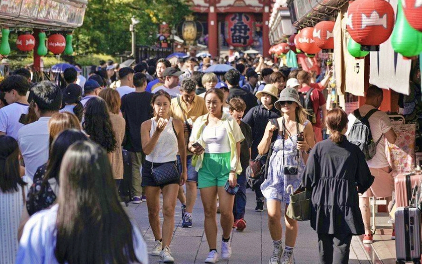 Trung Quốc bỏ xét nghiệm COVID-19 với du khách quốc tế từ 30/8, các tour tránh đám đông tăng độ &quot;hot&quot; - Ảnh 2.
