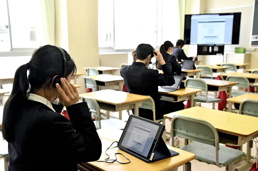 Hơn một nửa học sinh Nhật Bản đạt điểm 0 trong bài kiểm tra nói tiếng Anh - Ảnh 1.
