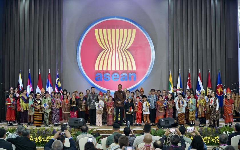 Trang trọng Lễ Thượng cờ kỷ niệm 56 năm Ngày thành lập ASEAN tại nhiều quốc gia trên thế giới - Ảnh 1.