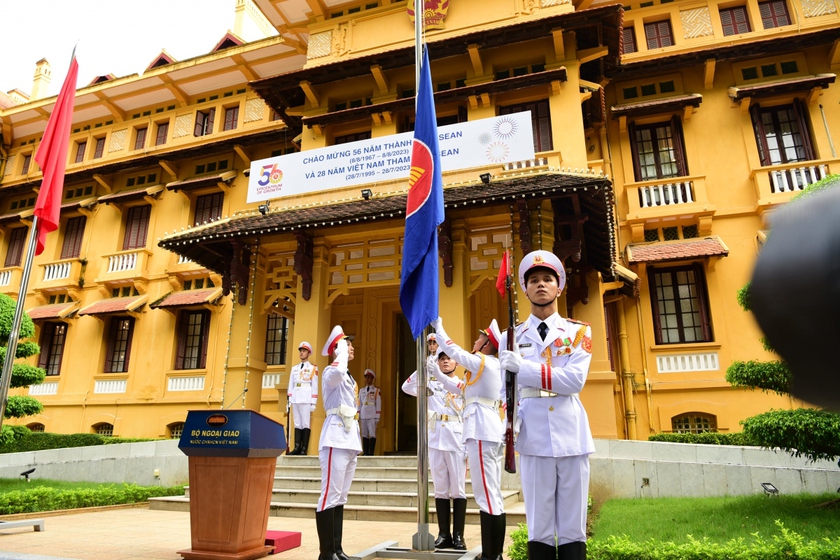 Trang trọng Lễ Thượng cờ kỷ niệm 56 năm Ngày thành lập ASEAN tại nhiều quốc gia trên thế giới - Ảnh 2.