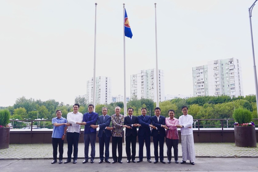 Trang trọng Lễ Thượng cờ kỷ niệm 56 năm Ngày thành lập ASEAN tại nhiều quốc gia trên thế giới - Ảnh 7.