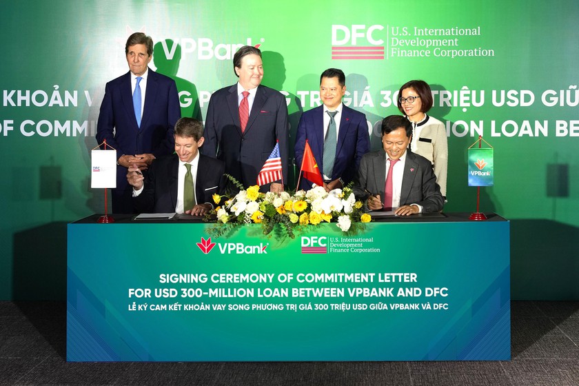 VPBank và DFC ký cam kết khoản vay trị giá 300 triệu USD - Ảnh 1.