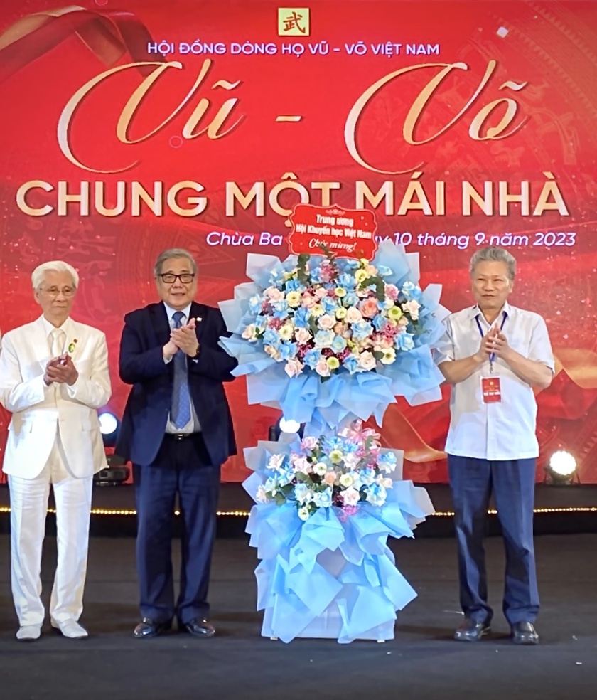 Phó Chủ tịch Hội Khuyến học Việt Nam chúc mừng dòng họ Vũ - Võ về thành tích trong công tác khuyến học - Ảnh 1.