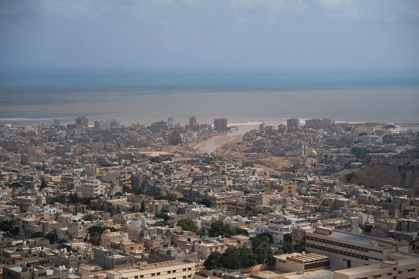 Lũ lụt khủng khiếp ở Libya quét sạch 1/4 thành phố, làm hàng nghìn người chết, 10.000 người mất tích - Ảnh 4.