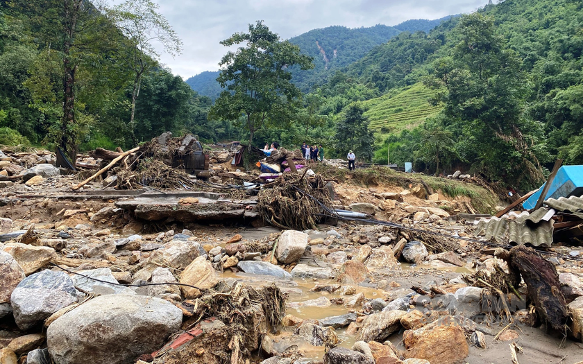 Vẫn còn 3 người mất tích do mưa lớn, lũ quét, sạt lở tại Lào Cai - Ảnh 1.