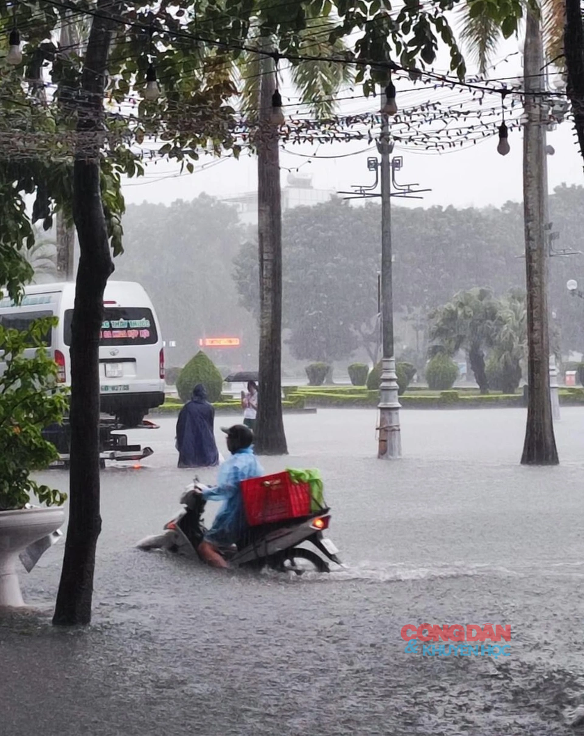 Thời tiết ngày 28/9: Các tỉnh Bắc Bộ, Thanh Hóa và Nghệ An còn mưa lớn - Ảnh 1.