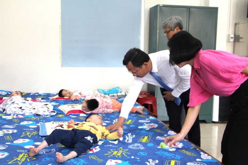 Quảng Ninh: Trung thu ấm áp của trẻ em có hoàn cảnh khó khăn đặc biệt - Ảnh 2.