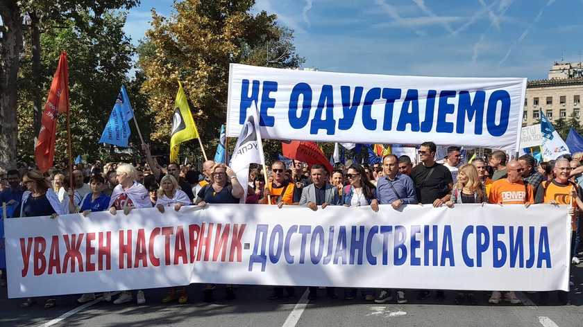 Giáo viên Serbia biểu tình đòi tăng lương - Ảnh 1.
