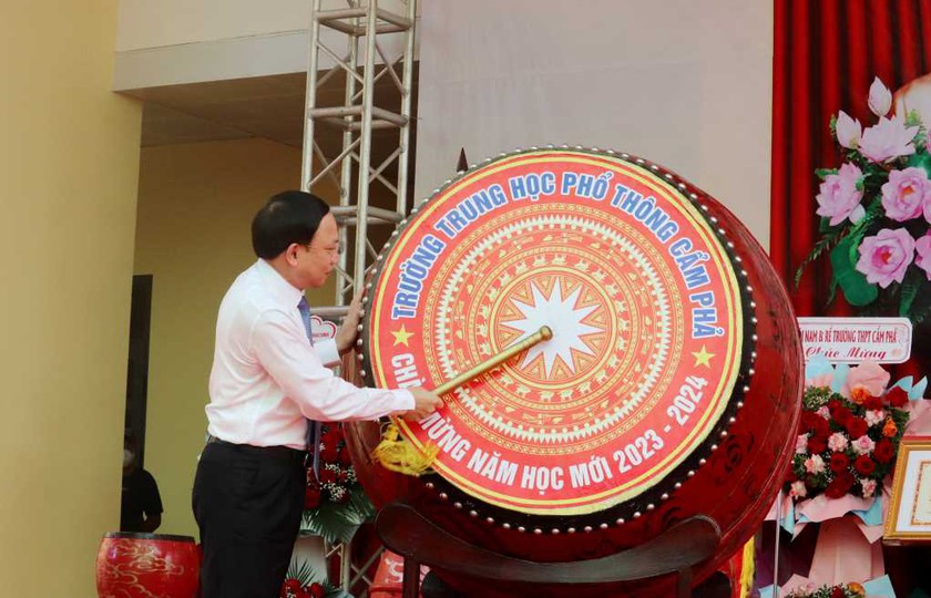 Quảng Ninh: 360.000 học sinh hân hoan dự lễ khai giảng năm học mới 2023-2024- Ảnh 1.