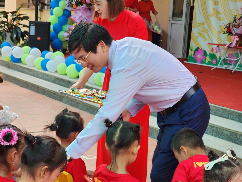 Quảng Ninh: Học sinh ở các điểm trường hân hoan dự khai giảng ở trường chính- Ảnh 9.