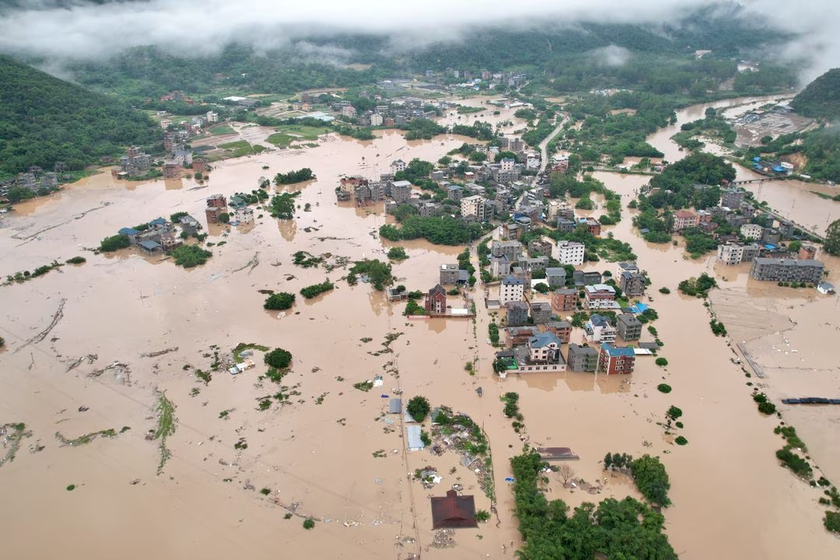 Bão Haikui gây lũ lụt nghiêm trọng ở miền đông nam Trung Quốc- Ảnh 2.