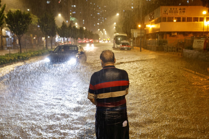 Nhiều nơi của Trung Quốc hứng chịu lượng mưa lớn kỷ lục do ảnh hưởng của bão Haikui - Ảnh 8.