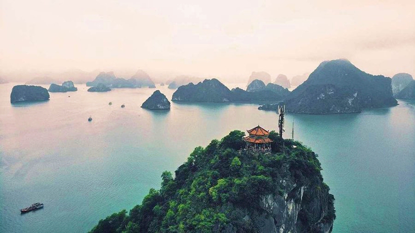 Lonely Planet bình chọn bãi biển Ti Tốp của Việt Nam vào Top 100 bãi biển tuyệt nhất thế giới 2024- Ảnh 2.