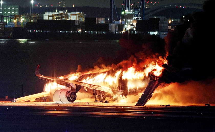 Hãng hàng không lớn thứ 2 Nhật Bản thiệt hại hơn 100 triệu USD sau vụ cháy máy bay- Ảnh 1.