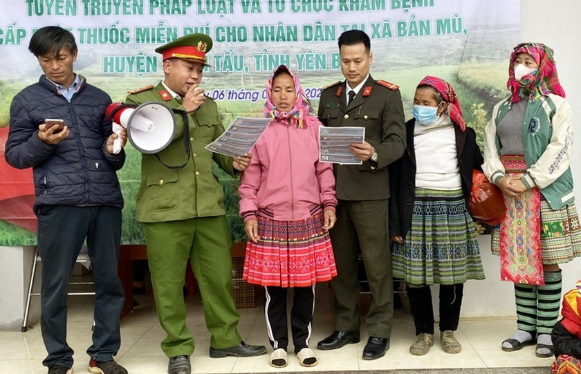 Yên Bái: Tuyên truyền pháp luật vùng đồng bào dân tộc Mông Trạm Tấu- Ảnh 1.