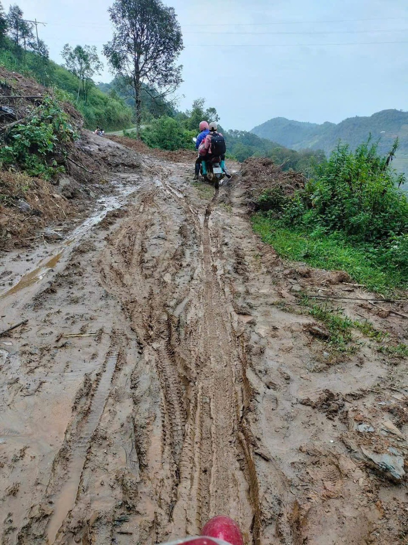 "Người khuyến học" Lào Cai - những ngày bão lũ- Ảnh 4.