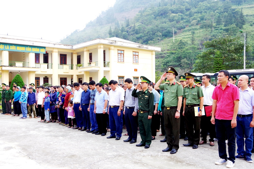 Lào Cai khánh thành tượng đài “Bác Hồ với chiến sĩ Biên phòng” - Ảnh 2.