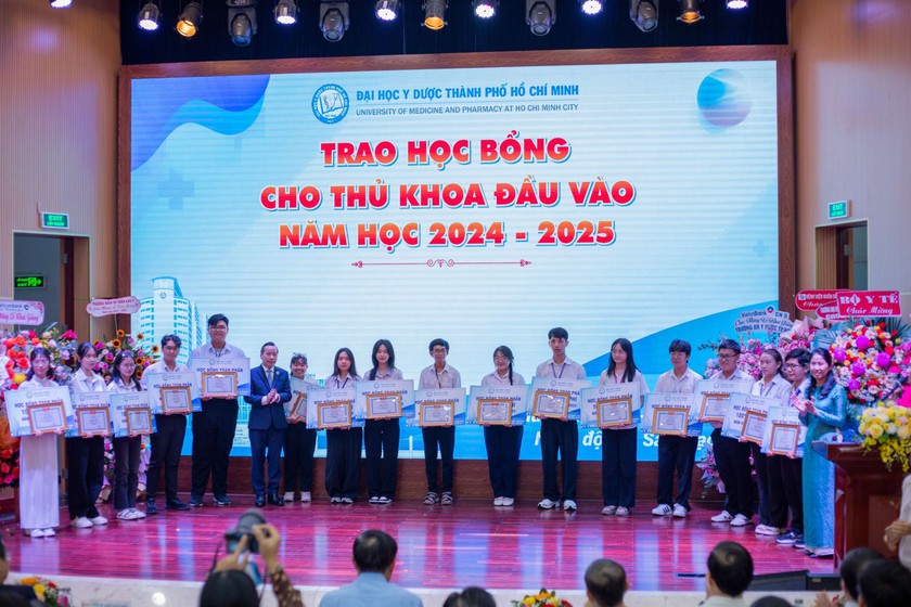 Trường Đại học Y Dược Thành phố Hồ Chí Minh đặt mục tiêu vào top 100 trường châu Á đào tạo ngành sức khỏe - Ảnh 2.