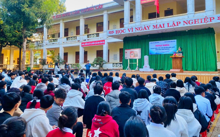 Chương trình ngoại khoá "Thanh niên với chủ quyền biên giới, biển đảo quê hương" sinh động, ý nghĩa - Ảnh 4.