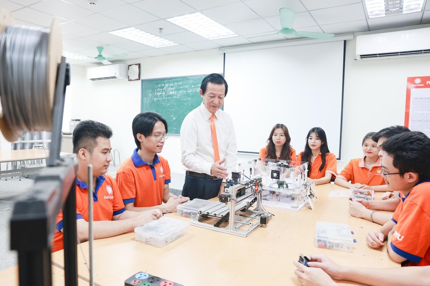 Đề xuất miễn, giảm học phí cho sinh viên học ngành công nghiệp bán dẫn- Ảnh 1.