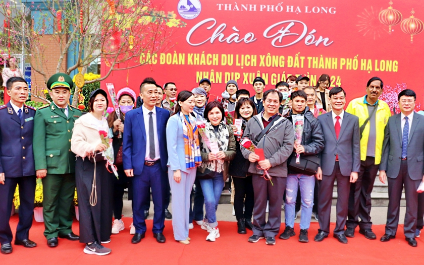 Quảng Ninh: Đón 300 khách du lịch quốc tế xông đất đầu năm Giáp Thìn- Ảnh 1.