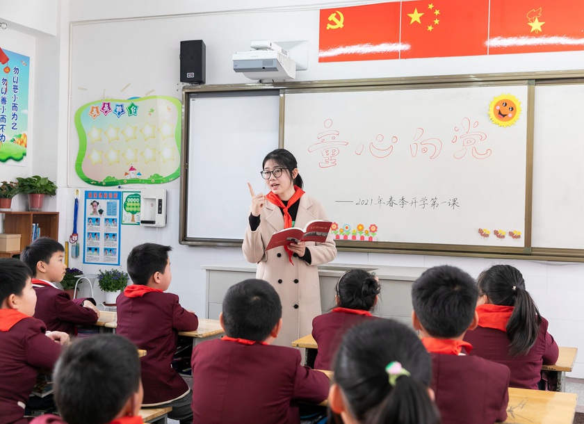 Hàng triệu giáo viên Trung Quốc có nguy cơ rơi vào cảnh thất nghiệp- Ảnh 1.