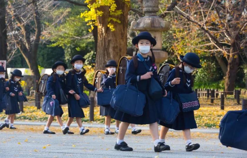 Những quy định về đồng phục, kiểu tóc, đồ lót khó hiểu của trường học Nhật Bản- Ảnh 1.